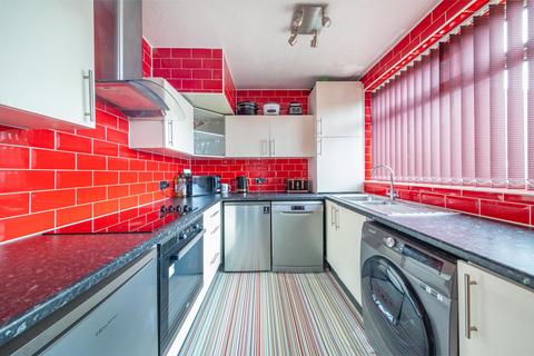 3 bedroom terraced house for sale, Springfield Avenue, Leeds, LS27