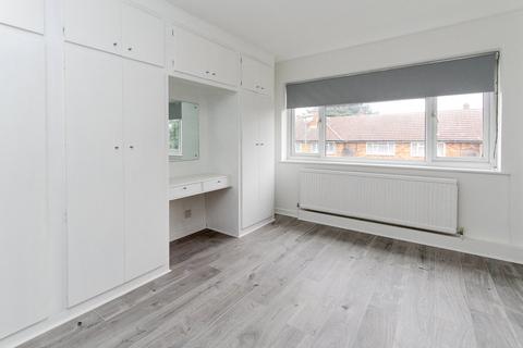 2 bedroom maisonette to rent - Heronsgate, Edgware, Middx, HA8