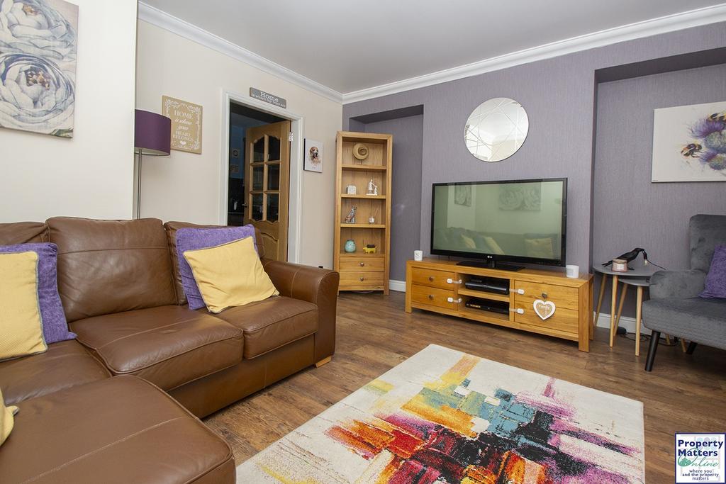 Millhill Avenue, Kilmaurs, KA3 2 bed end of terrace house for sale £