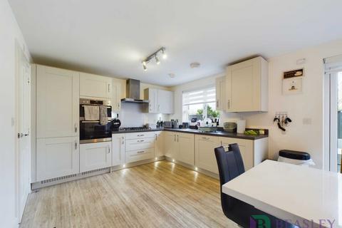 4 bedroom detached house for sale - Summerlin Drive, Milton Keynes MK17