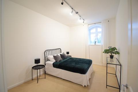 2 bedroom house to rent, Edward England Wharf, Lloyd George Avenue, Cardiff