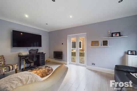 74 Hithermoor Road, Staines, TW19 6AT