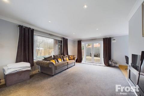 74 Hithermoor Road, Staines, TW19 6AT