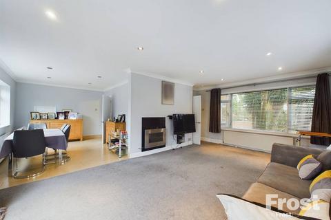 74 Hithermoor Road, Staines, TW19 6AT