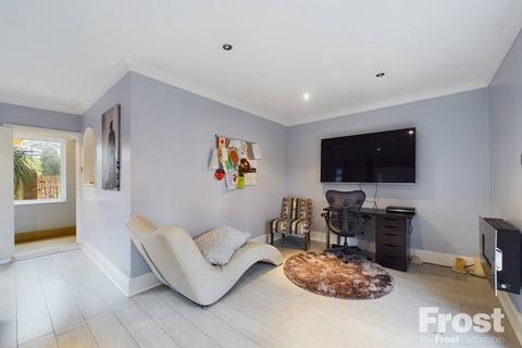 74 Hithermoor Road, Staines, TW19 6AT