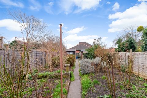 2 bedroom semi-detached house for sale - East Oxford OX4 1YR