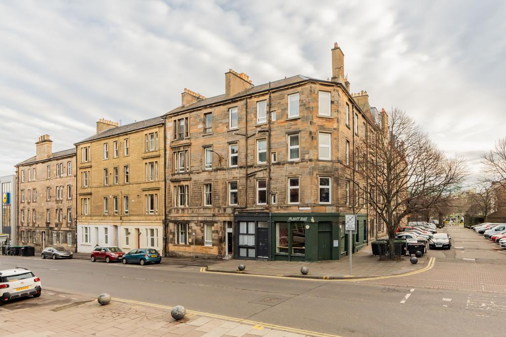 Easter Road, Edinburgh EH6 2 bed flat for sale - £225,000