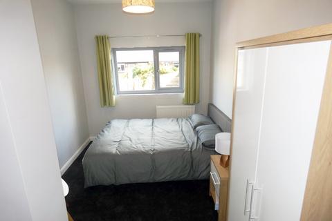 4 bedroom house share to rent - Campania Street, Royton, Oldham