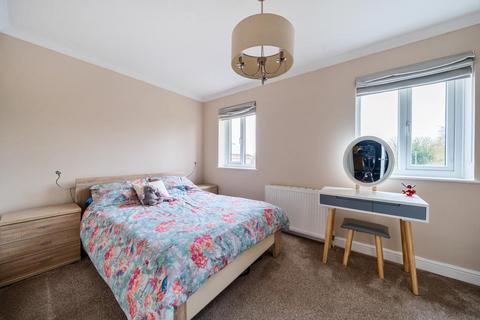 3 bedroom end of terrace house for sale - Swindon,  Wiltshire,  SN2