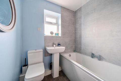24 Basil Close, Swindon, SN2 2TT
