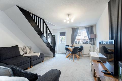 58 The Cornfields, Bishops Cleeve, Cheltenham, GL52 7YQ