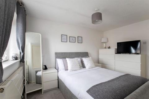 58 The Cornfields, Bishops Cleeve, Cheltenham, GL52 7YQ