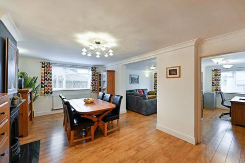 192 Faversham Road, Kennington, Ashford, TN24 9AF