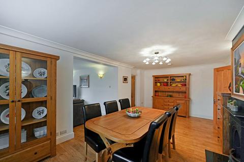 192 Faversham Road, Kennington, Ashford, TN24 9AF
