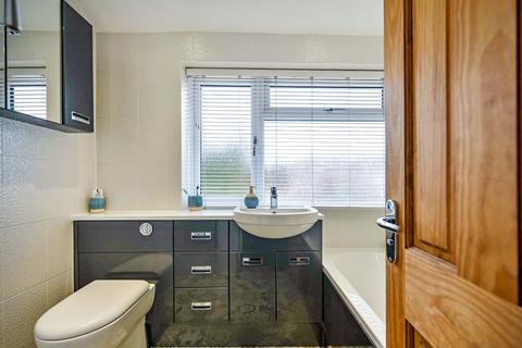 192 Faversham Road, Kennington, Ashford, TN24 9AF