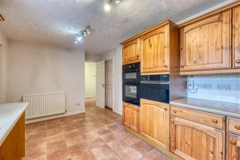 21 Abbeyfields Drive, Studley, B80 7BF