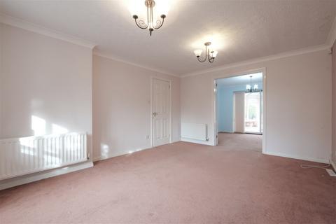 21 Abbeyfields Drive, Studley, B80 7BF