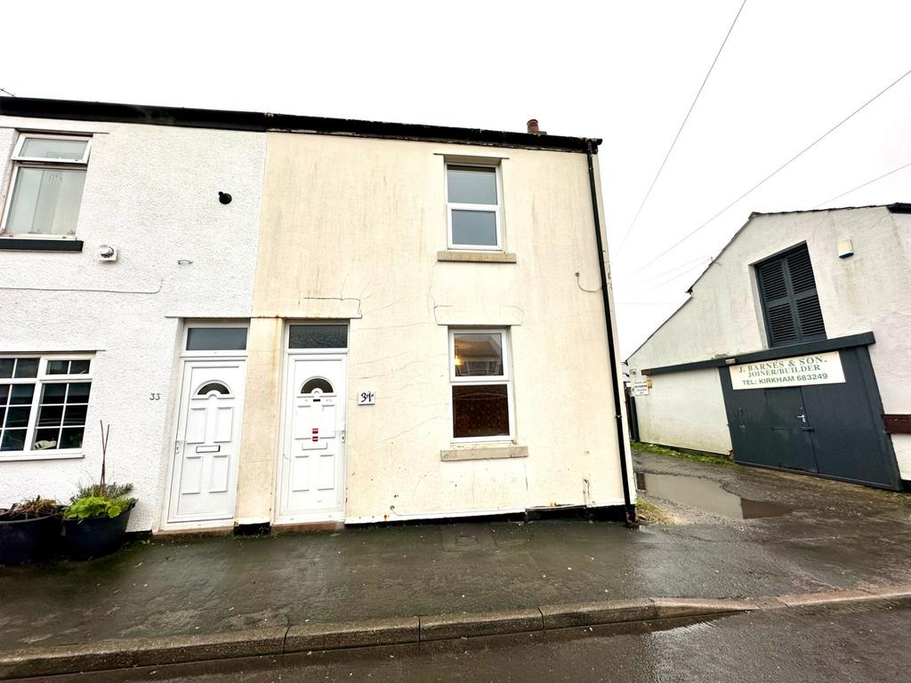 West View, Wesham, Lancashire, PR4 2 bed terraced house to rent £695