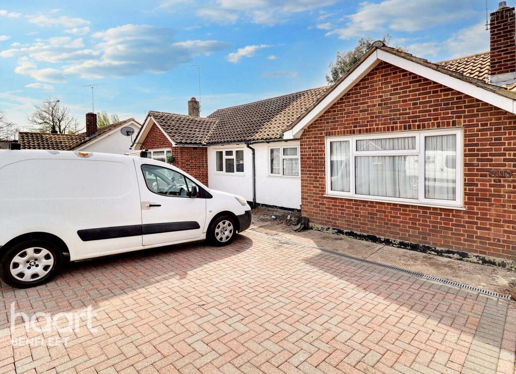 Sandown Road, Benfleet 3 bed semidetached bungalow for sale £350,000
