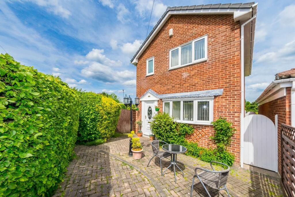 Ossett WF5 3 bed detached house for sale £260,000