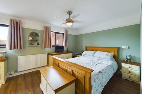 39 Comer Gardens, Worcester, WR2 6JA