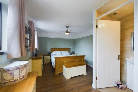 39 Comer Gardens, Worcester, WR2 6JA