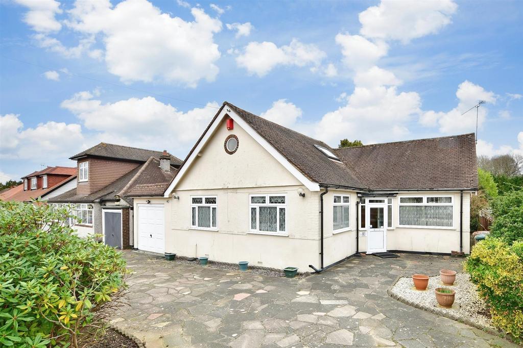 Waterer Gardens, Tadworth, Surrey 3 bed detached bungalow £725,000