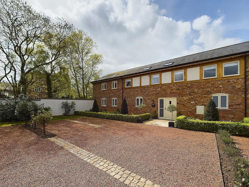 Stretton Green, Tilston, SY14 3 bed barn conversion for sale £650,000