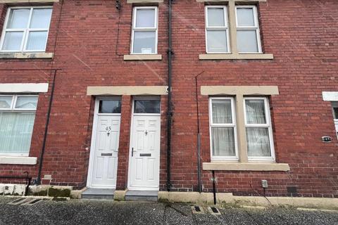 3 bedroom flat to rent, Berwick Terrace, North Shields NE29