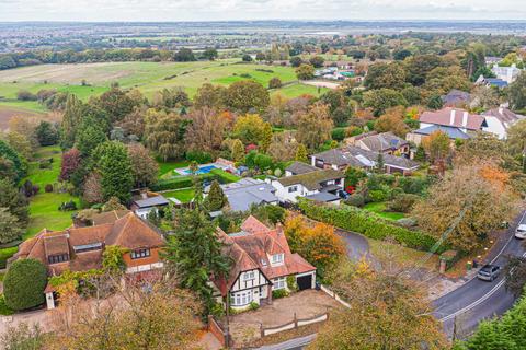 4 bedroom detached house for sale, High Road, Hockley, SS5