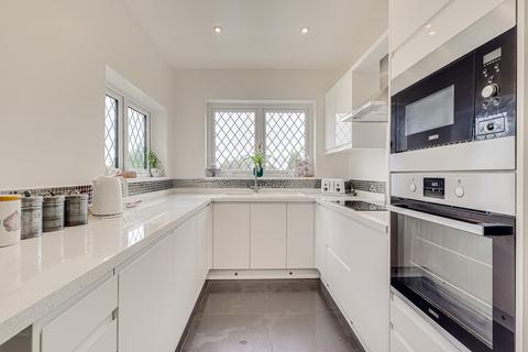 76 High Road, Hockley, SS5 4TA