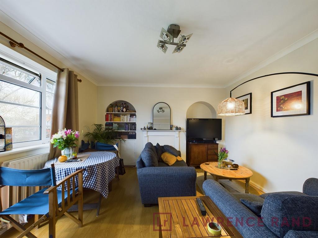 Garden Close, Ruislip, HA4 3 bed property to rent £1,800 pcm (£415 pw)