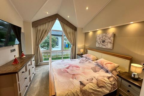2 bedroom park home for sale - Huxtable Gardens, Maidenhead, Berkshire, SL6