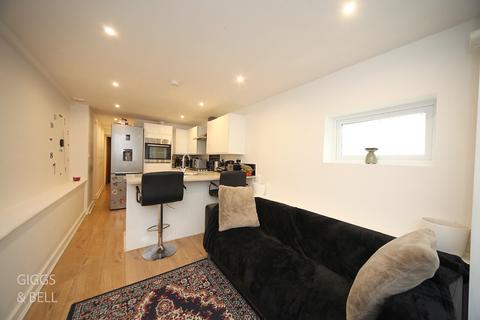 2 bedroom ground floor flat for sale, Park Court, 16-18 Clarendon Road, Luton, Bedfordshire, LU2