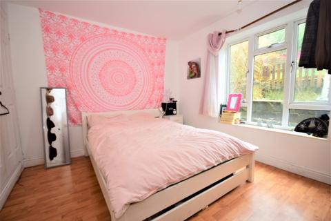 2 bedroom apartment to rent, Barnet Way Hove BN3