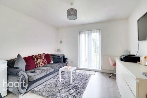 30 Yew Tree Walk, Hounslow, TW4 5HT