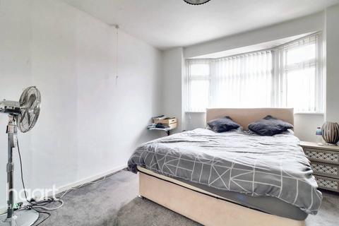 30 Yew Tree Walk, Hounslow, TW4 5HT