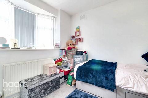 30 Yew Tree Walk, Hounslow, TW4 5HT