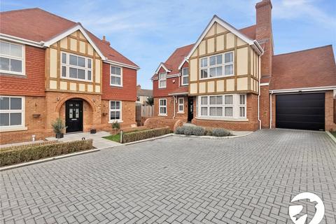 5 bedroom detached house to rent, Hampton Close, Dartford, DA1