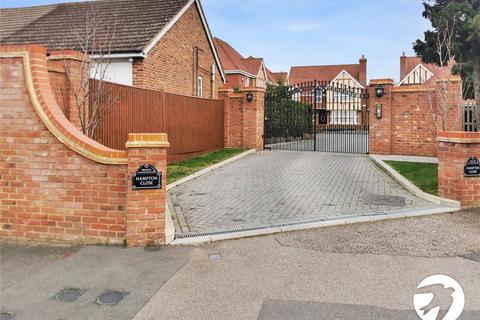 5 bedroom detached house to rent, Hampton Close, Dartford, DA1