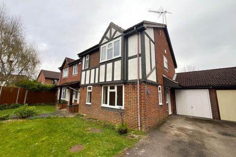 3 bedroom house to rent, The Magpies, Luton LU2