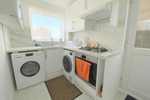 25 Burrell Avenue, Lancing, BN15 8QB