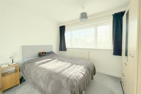 25 Burrell Avenue, Lancing, BN15 8QB