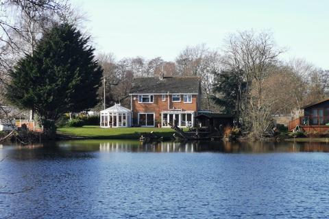 4 bedroom detached house for sale, Waveney Valley Lakes, Wortwell, Harleston