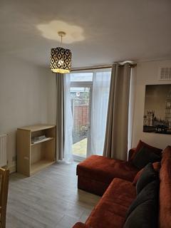 2 bedroom terraced house to rent, Albany Road, London SE5
