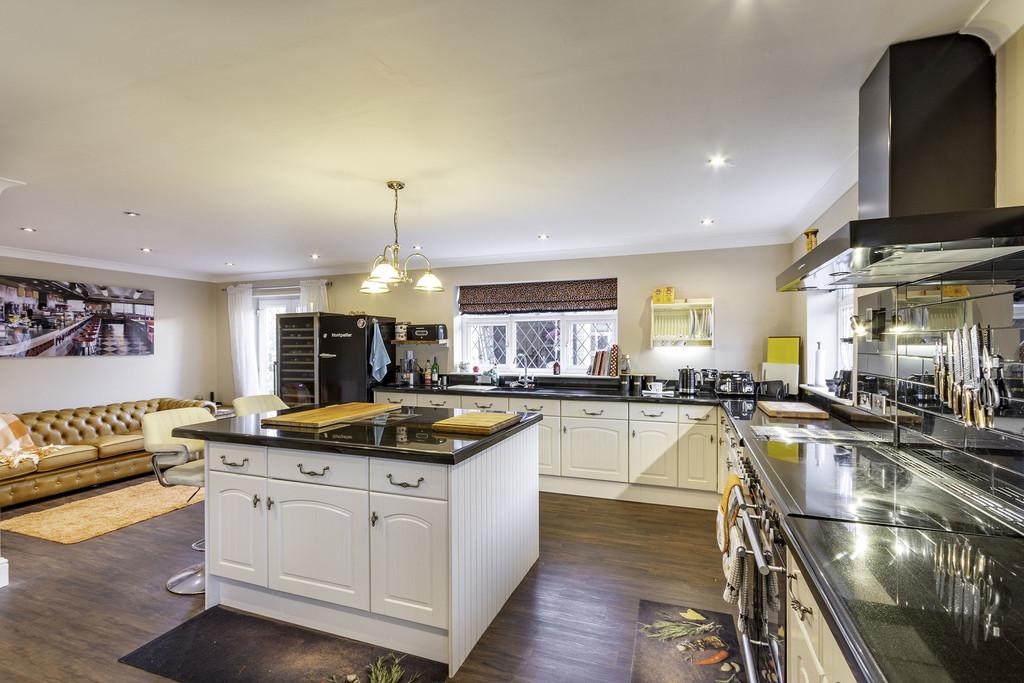 Main Street, Hayton, Retford 4 bed detached bungalow £635,000