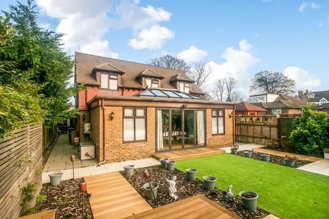 4 bedroom detached house for sale, Peaks Hill, Purley, CR8