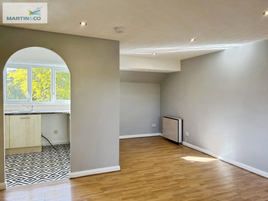 8ee191fc-Living 20area 20longworth