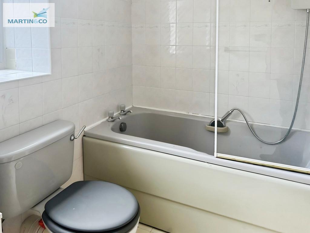 C92d6626-Bathroom 20longworth