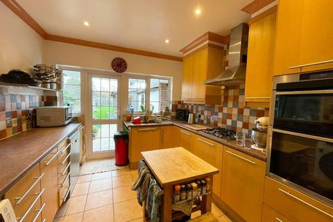44 Squirrels Heath Road, Romford, RM3 0LJ